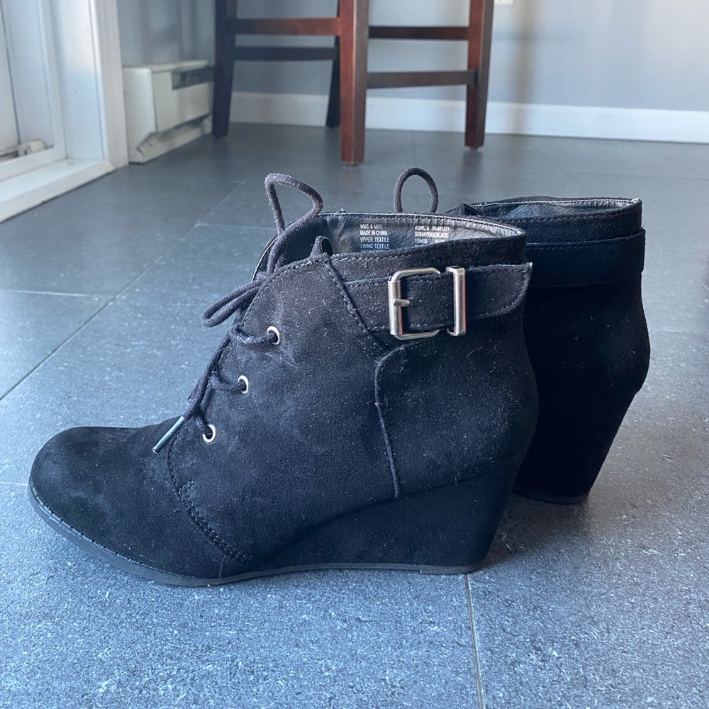 SO Black Heeled Booties